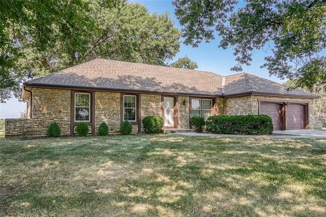 5904 Bell Rd, Shawnee, KS 66217 - photo 1