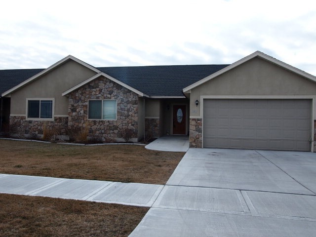 842 S von Elm Dr, Blackfoot, ID 83221 - photo 1