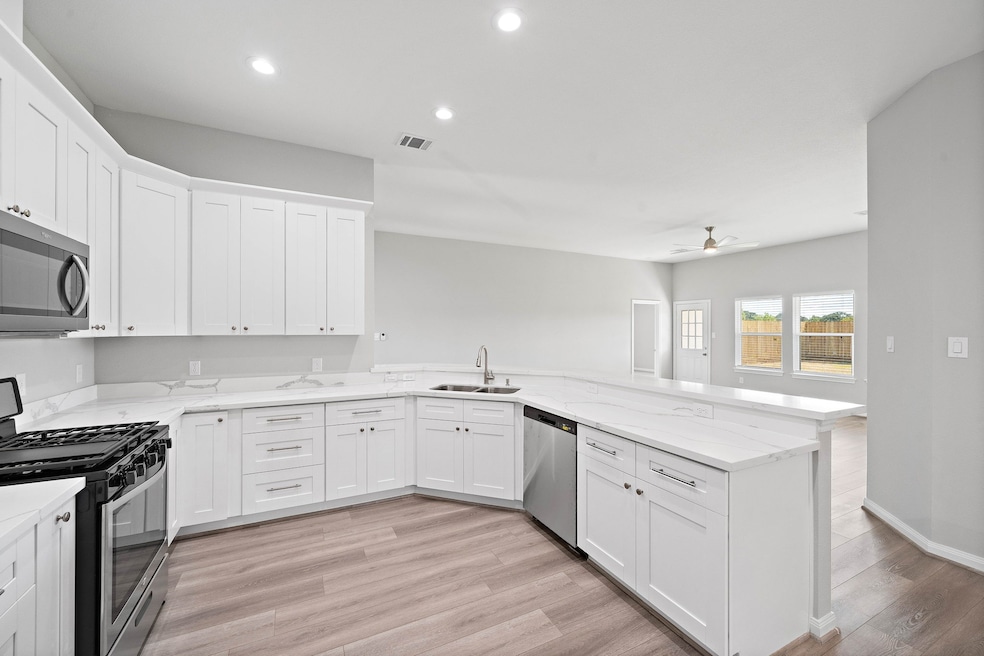 8202 James Franklin St, Houston, TX 77088 - photo 1