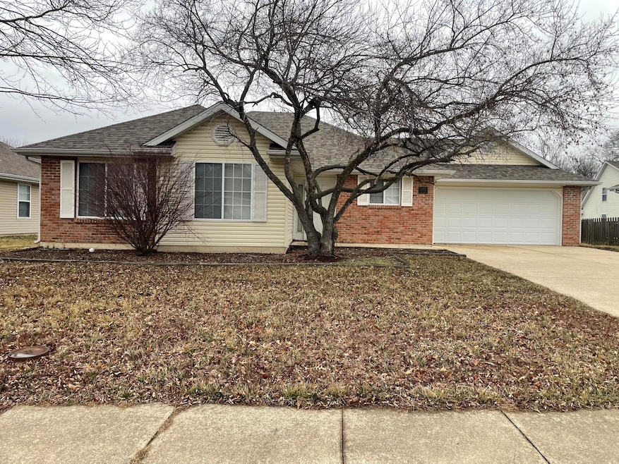 803 Ames Dr, Columbia, MO 65201 - photo 1