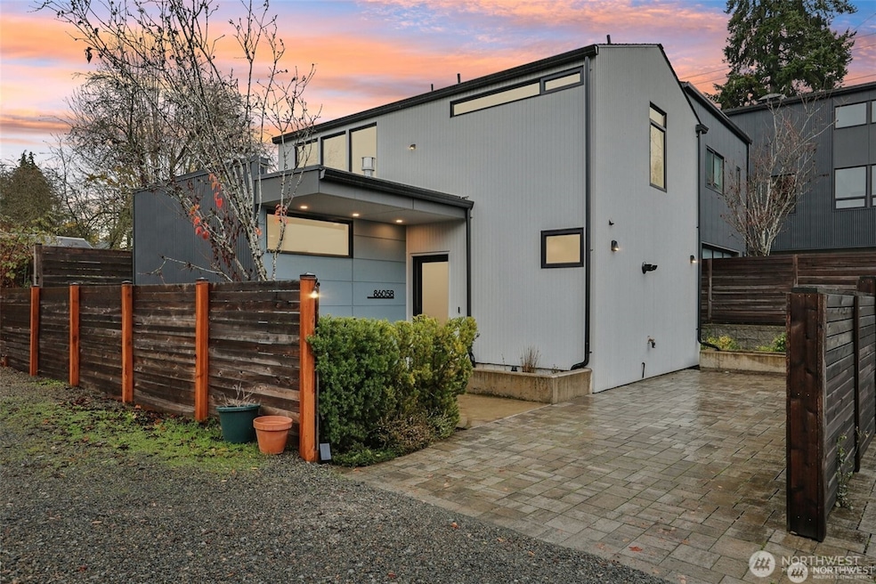 For Sale $799,950 • Co-Listing Agent