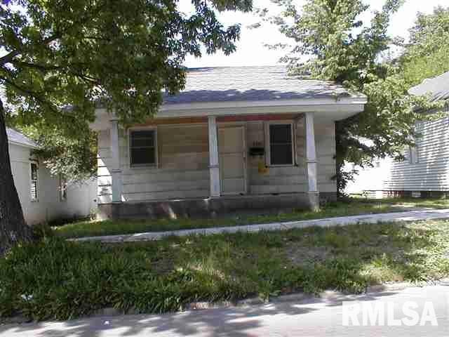 310 5th St, Lincoln, IL 62656 - photo 1