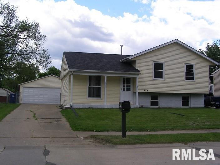1815 W 54th St, Davenport, IA 52806 - photo 1