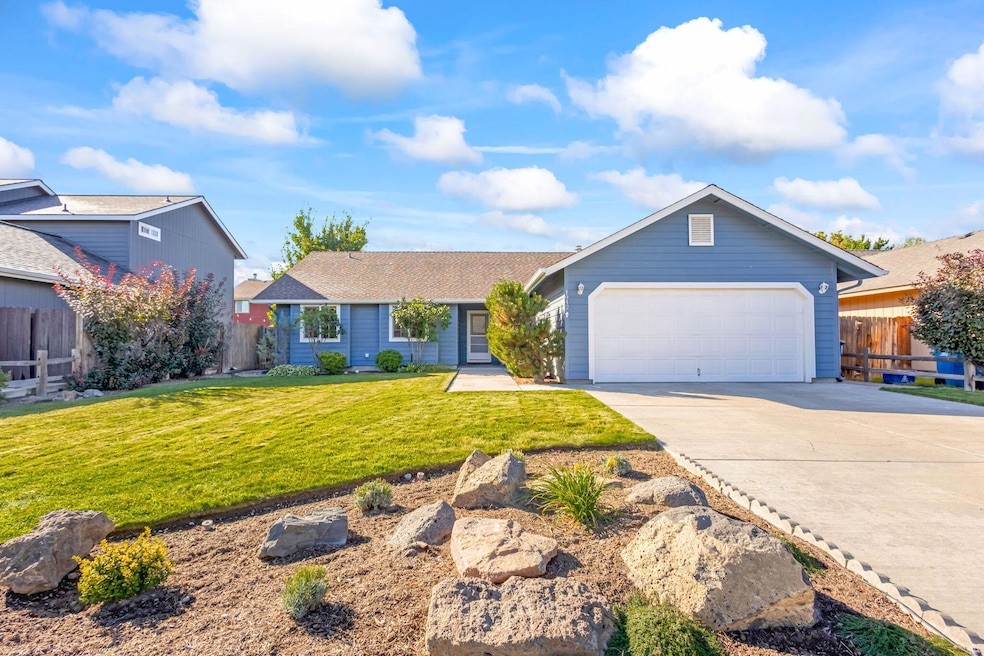 1942 NW Jackpine Place unit 5, Redmond, OR 97756 - photo 1