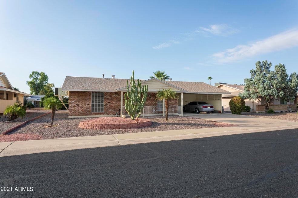 10165 W Cinnebar Ave, Sun City, AZ 85351 - photo 1