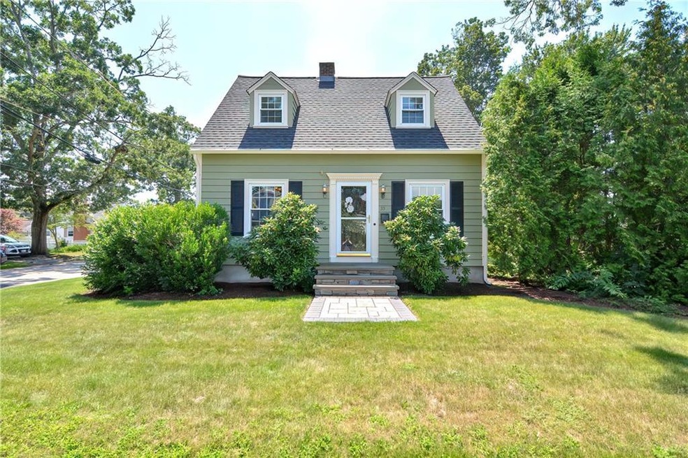 55 Rounds Ave, Providence, RI 02907 - photo 1