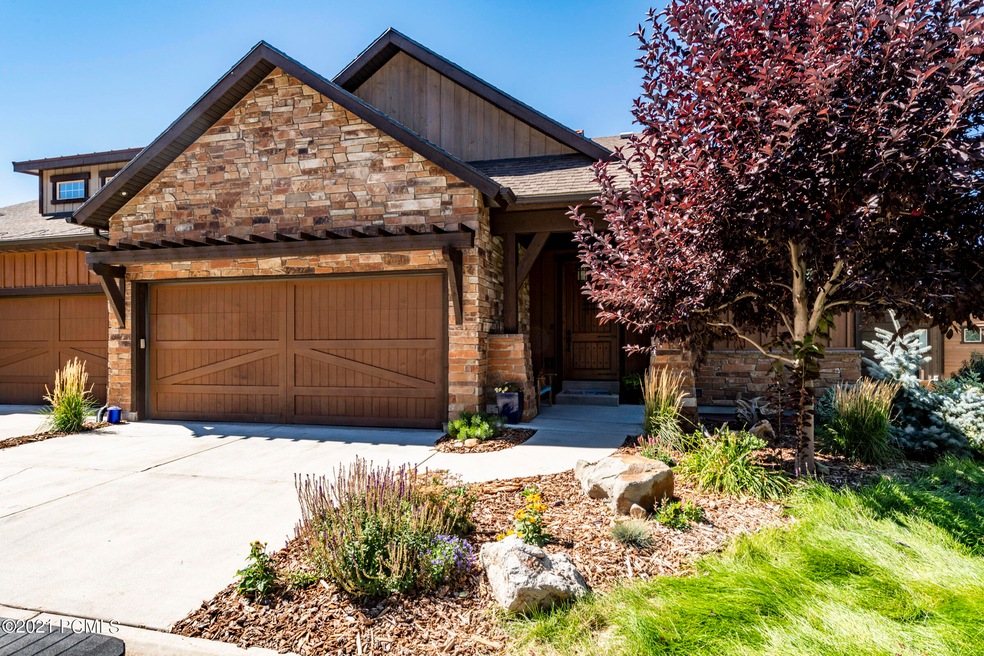 0_Exterior_high_3757617