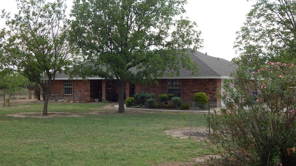 11334 Spring Creek Ln, San Angelo, TX 76904 - photo 1