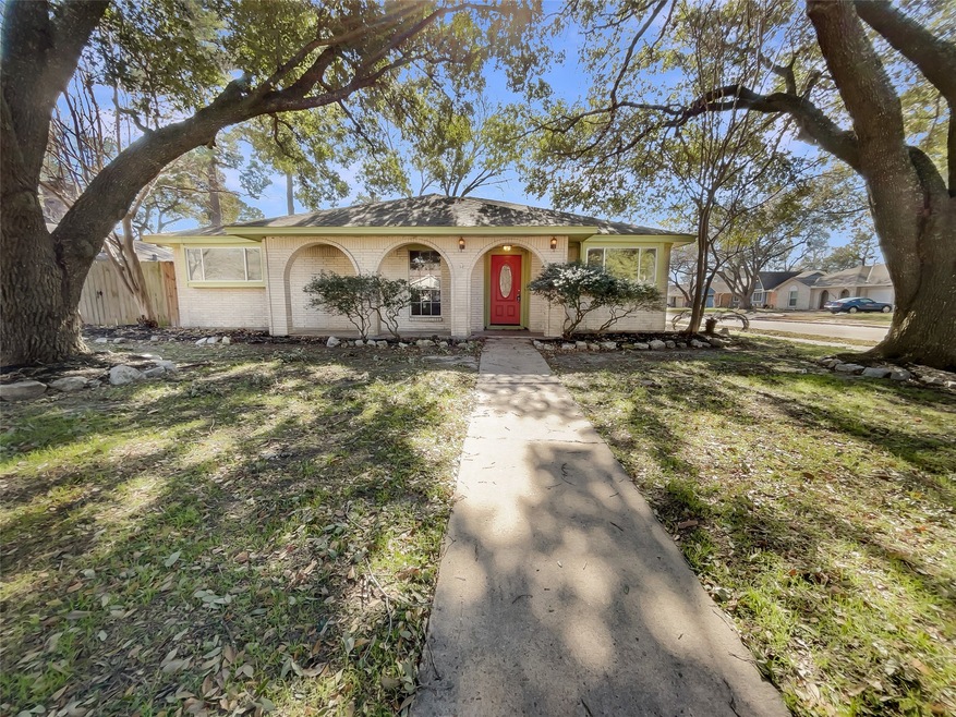 7219 Shady Moss Ln, Houston, TX 77040 - photo 1