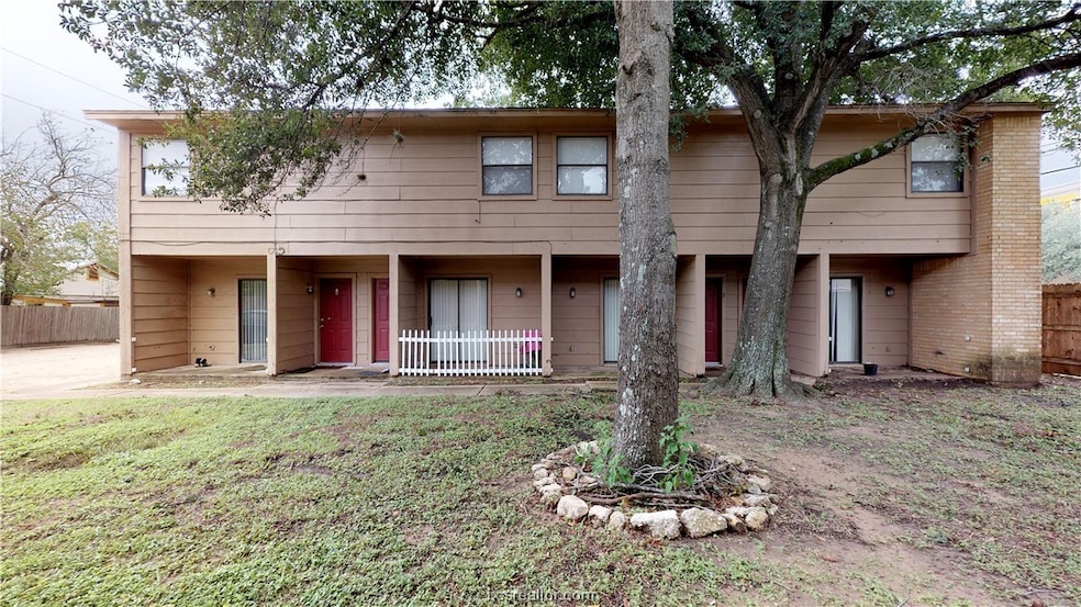 202 Lincoln Ave unit B, College Station, TX 77840 - photo 1