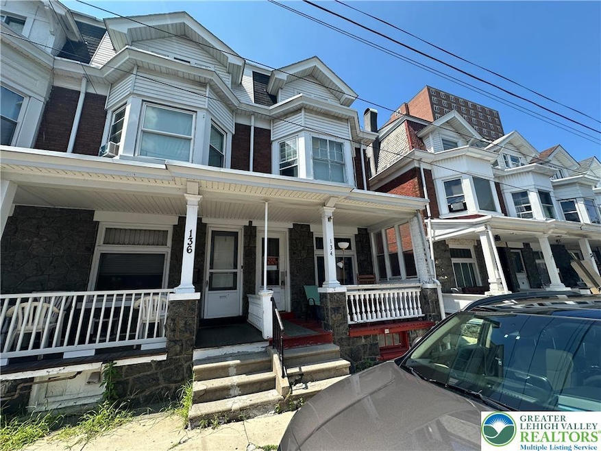 For Rent $1,350/month