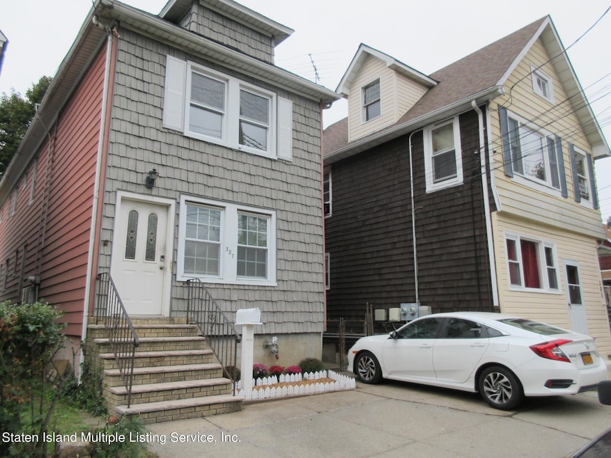 387 Cary Ave, Staten Island, NY 10310 - photo 1