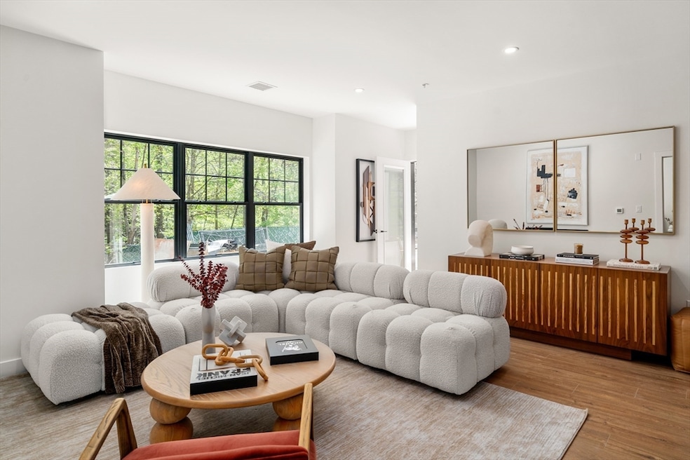 Pending $755,900 • Co-Listing Agent