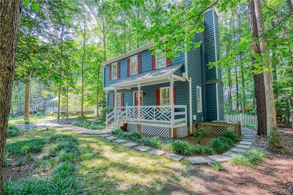 CHARMING COLONIAL