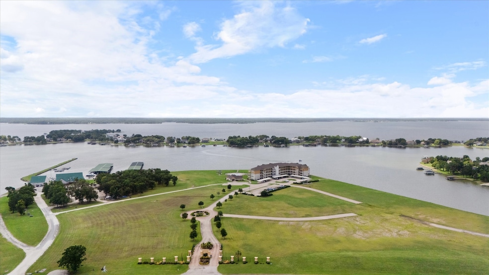 9900 Northshore Blvd unit 3105, Corsicana, TX 75109 - photo 1