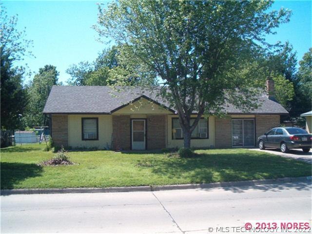 1305 N Dorothy Ave, Claremore, OK 74017 - photo 1