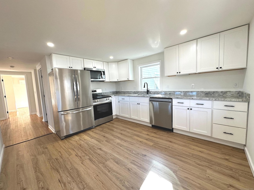 32 Quarry St, Willimantic, CT 06226 - photo 1