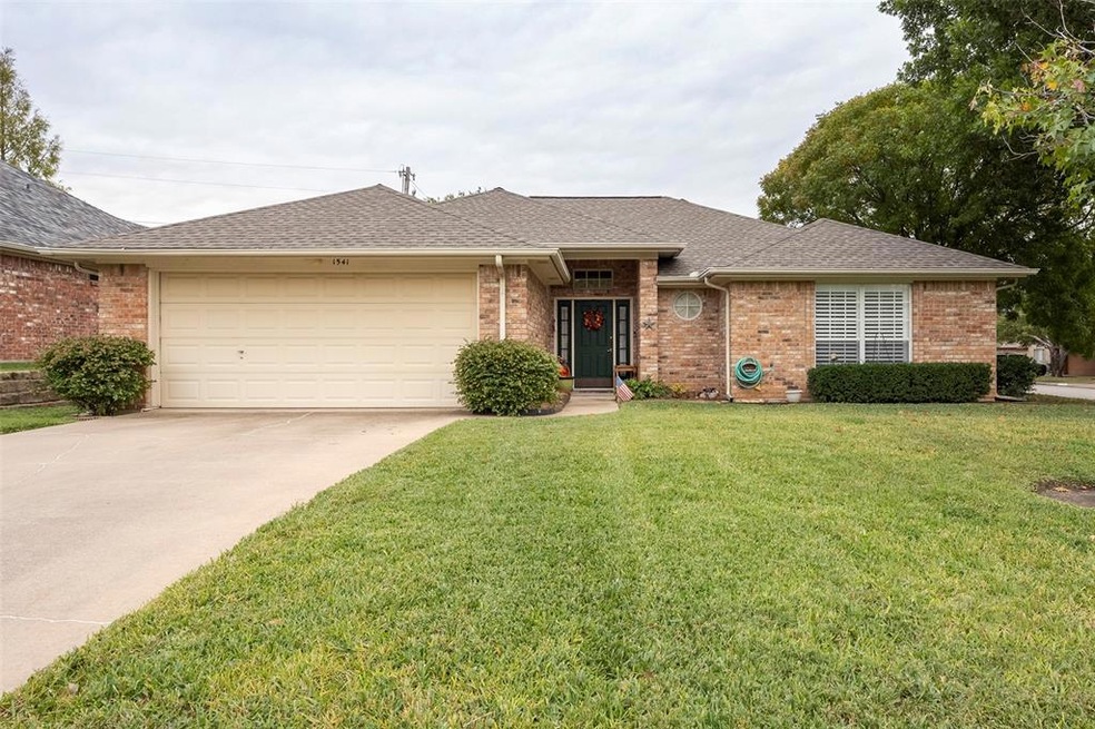 1541 Shadow Run, Weatherford, TX 76086 - photo 1