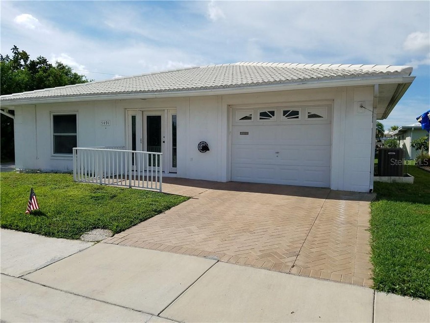 5491 Lemon Tree Ln N unit 4, Pinellas Park, FL 33782 - photo 1