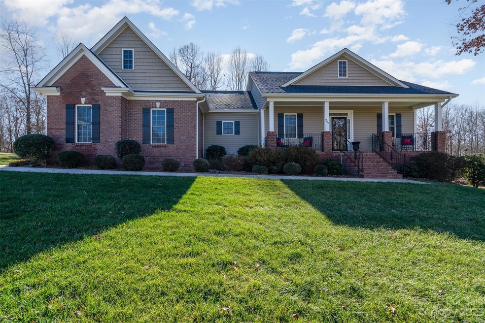 262 Donsdale Dr, Statesville, NC 28625 - photo 1