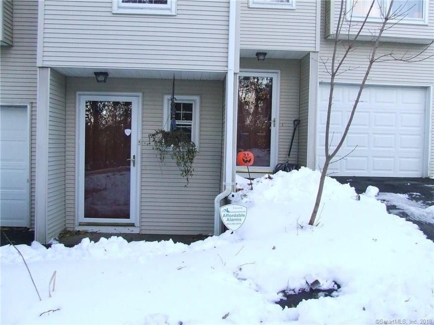 55 Deerwood Ln unit 1, Waterbury, CT 06704 - photo 1