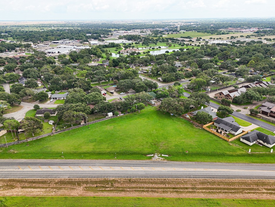 1.6 acre lot off West Loop (FM 2765)