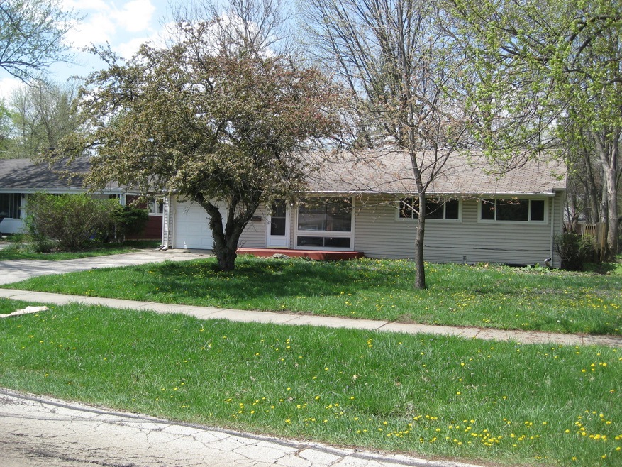 110 N Dorchester Ave, Wheaton, IL 60187 - photo 1