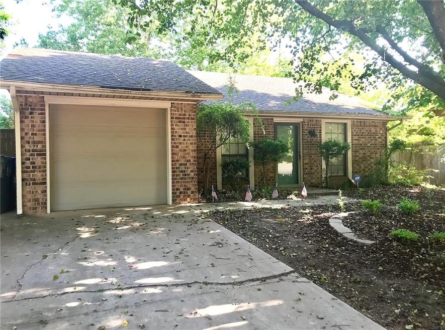 713 Peregrine Dr, Norman, OK 73072 - photo 1