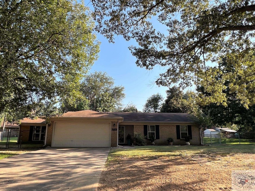 3303 Robin Cir, Texarkana, TX 75503 - photo 1