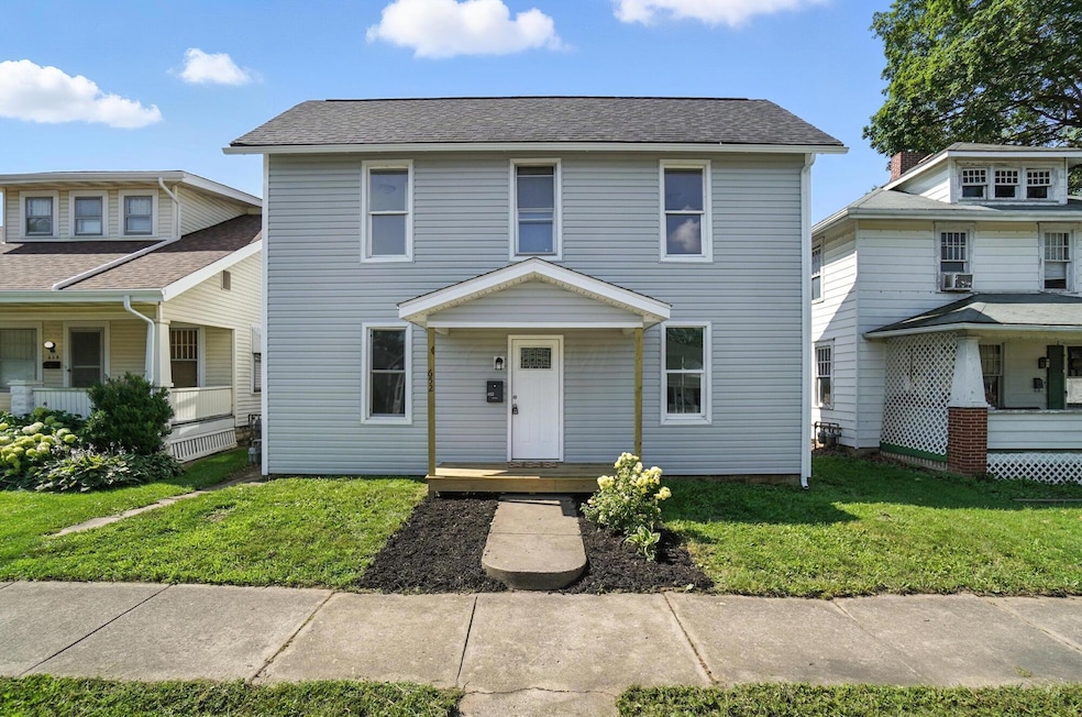 Welcome to 652 E Sixth Ave.