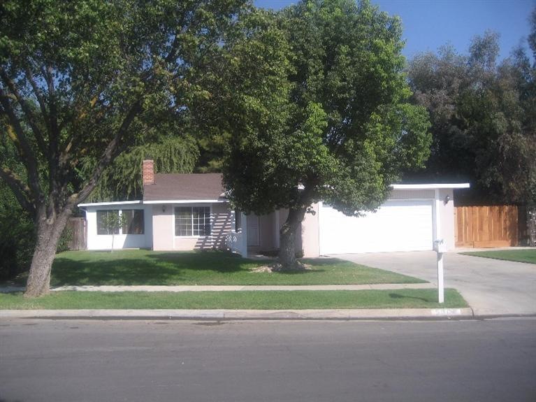 5905 E Robinson Ave, Fresno, CA 93727 - photo 1