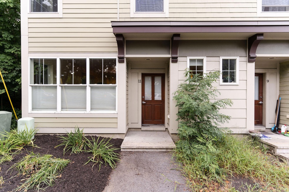 11 Academy St, Auburn, ME 04210 - photo 1