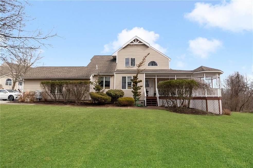 8 Canary Court - Spacious End Unit