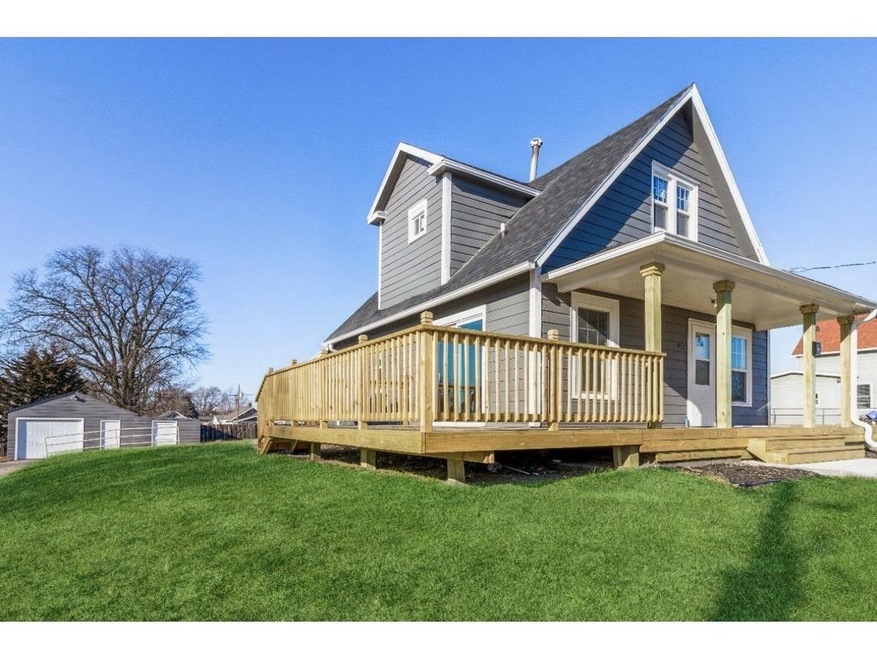 912 E 25th Ct, Des Moines, IA 50317 - photo 1