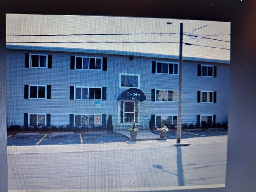 215 Glasgow St unit 11, Fall River, MA 02721 - photo 1