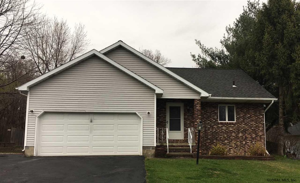 54 Celeste Dr, Rensselaer, NY 12144 - photo 1