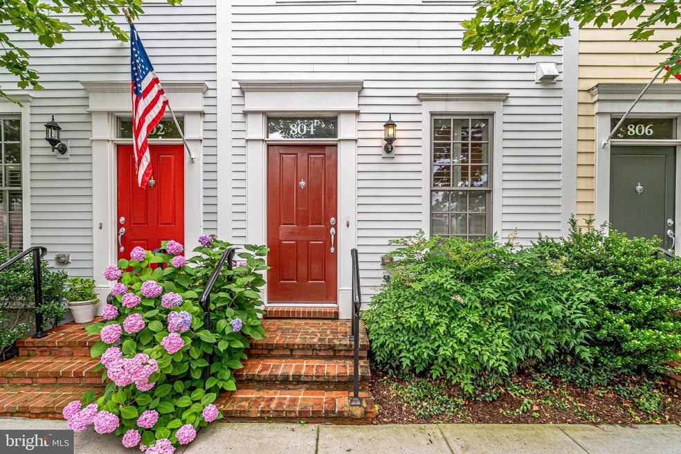 804 Montgomery St, Alexandria, VA 22314 - photo 1