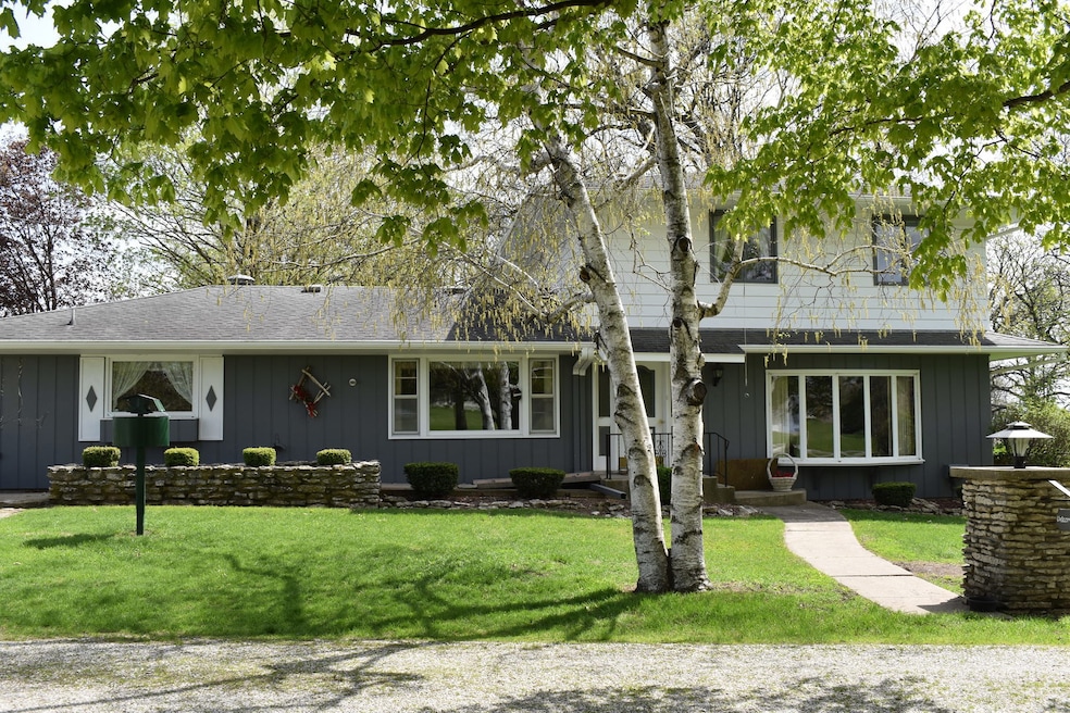 17864 E 1700 Rd N, Pontiac, IL 61764 - photo 1