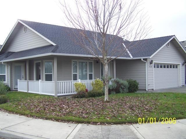 1429 Barney Fife Blvd, Grants Pass, OR 97527 - photo 1