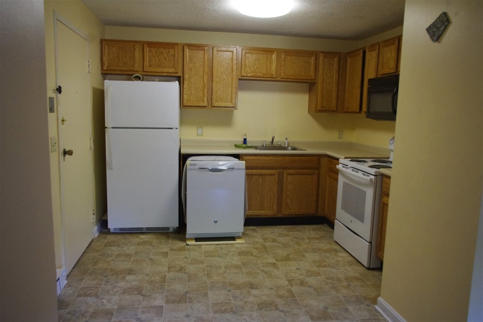 173 Lita Ln, Newmarket, NH 03857 - photo 1