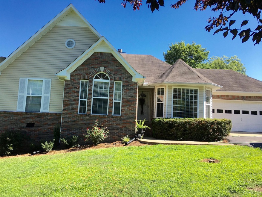 Amazing home with lots of curb appeal!!