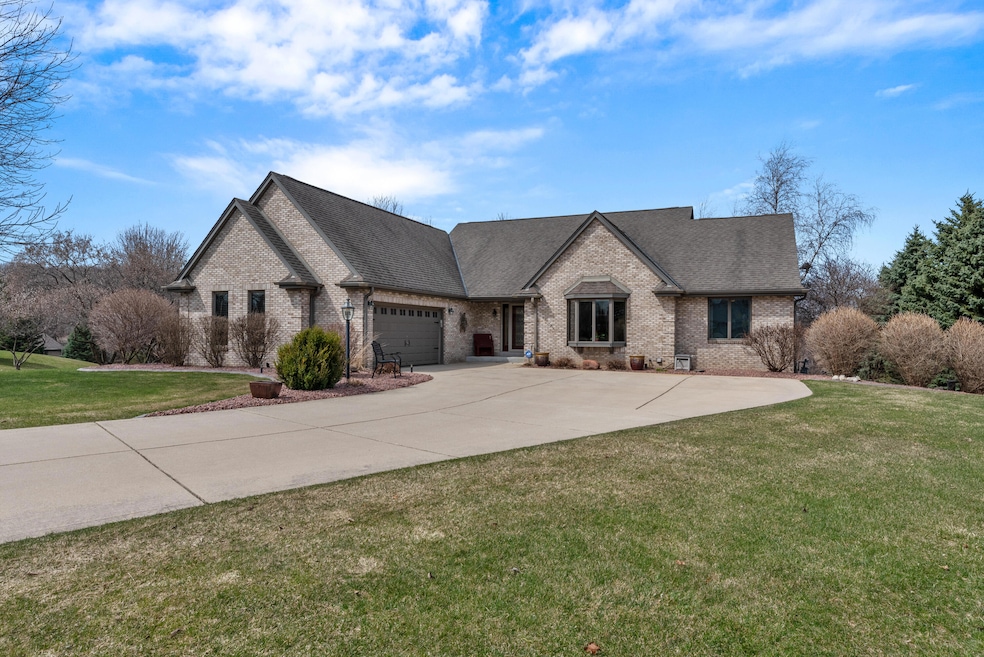 729 Charolais Dr., Slinger