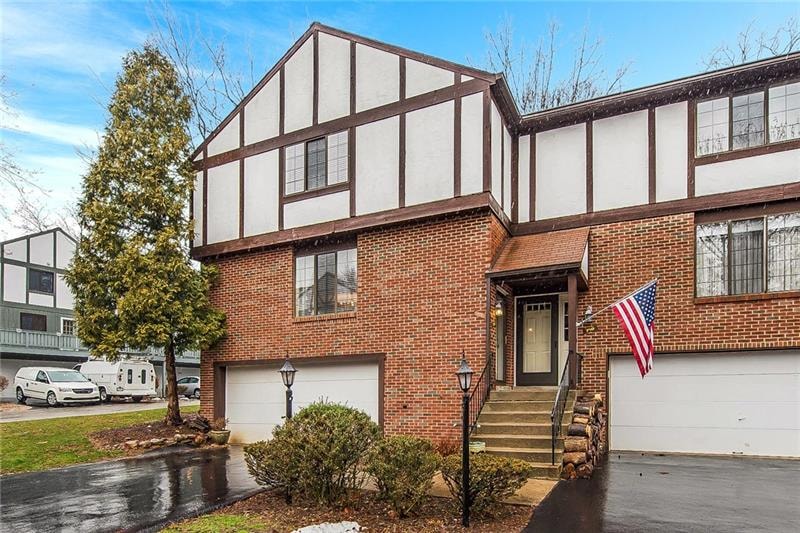 Welcome to 712 Timber Lane in Sewickley Heights Ma