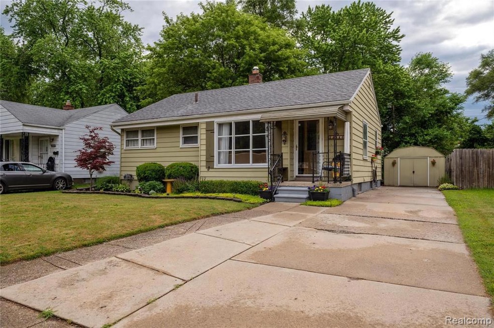 23080 Rosewood St, Oak Park, MI 48237 - photo 1