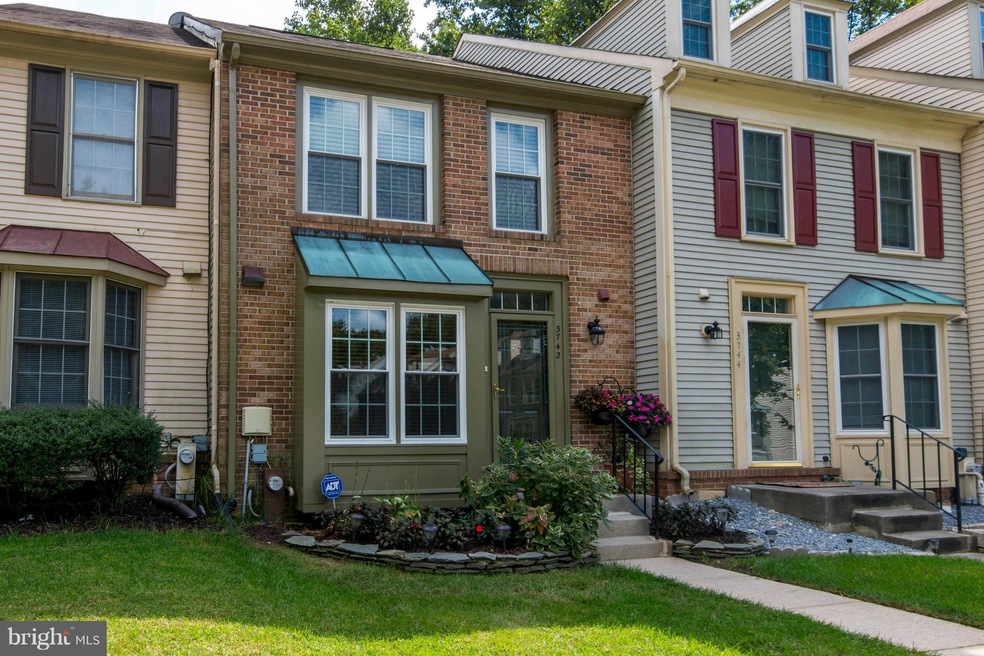 3742 Angelton Ct, Burtonsville, MD 20866 - photo 1