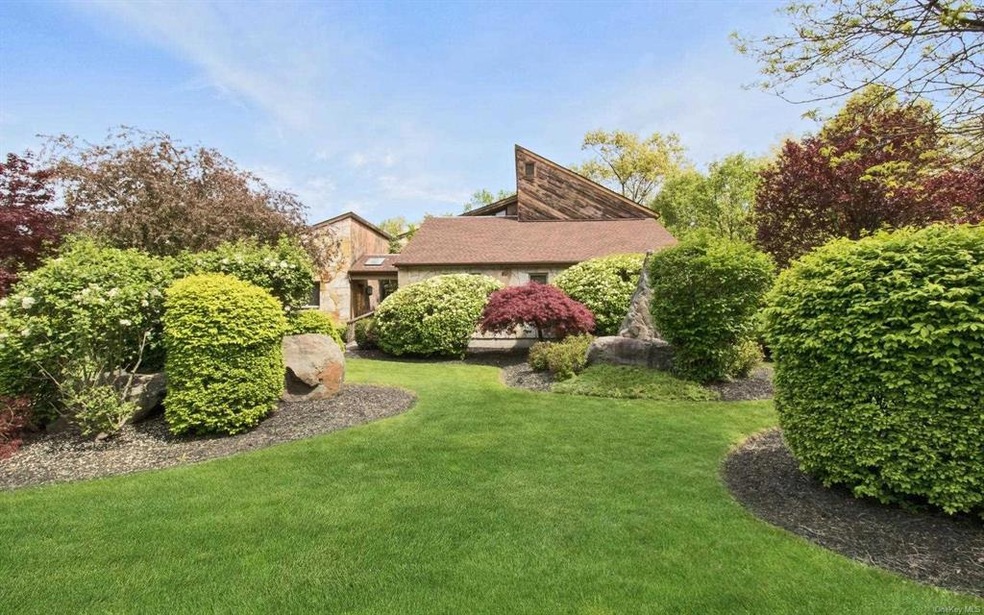 11 Cedar Pond Ln, Poughkeepsie, NY 12603 - photo 1