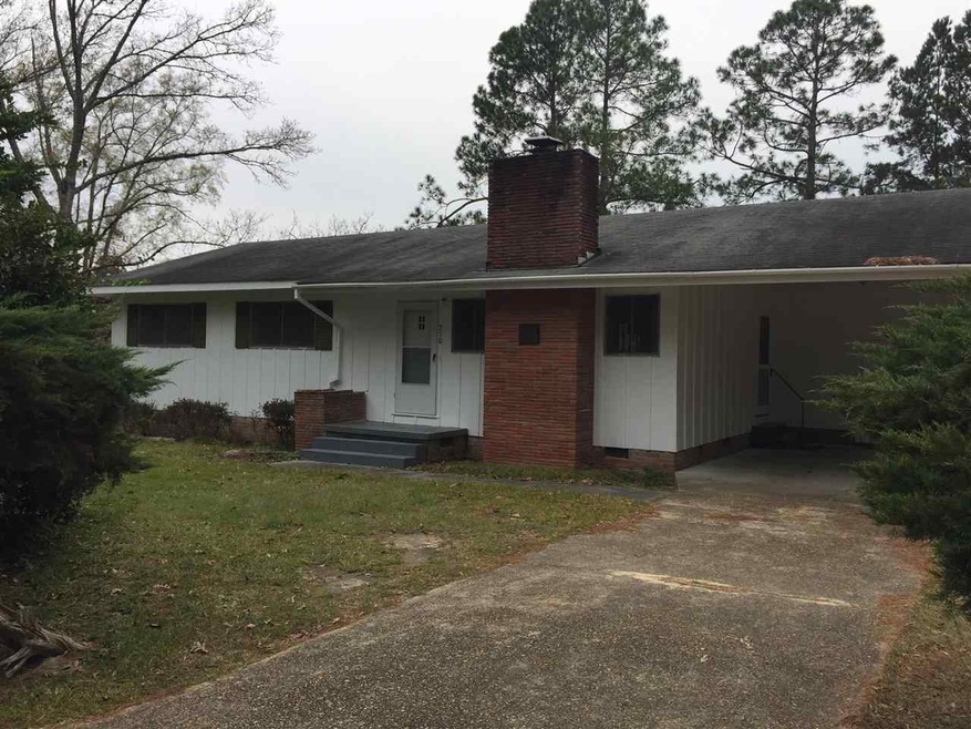 210 Oak St, Hazlehurst, MS 39083 - photo 1