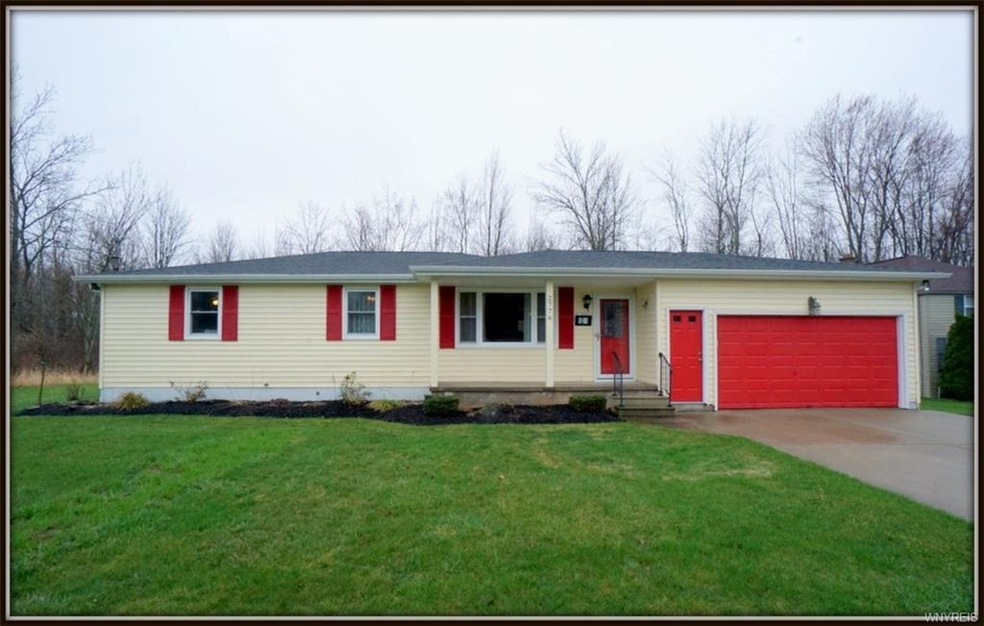 2776 Homeyer Rd, North Tonawanda, NY 14120 - photo 1
