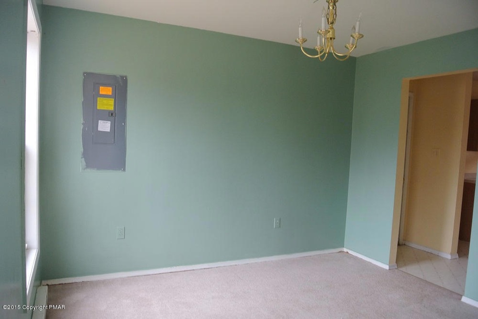 252 Spicebush Dr, East Stroudsburg, PA 18301 - photo 1