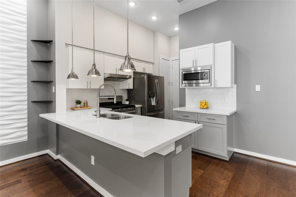 4705 Thornton Grove, Houston, TX 77018 - photo 1